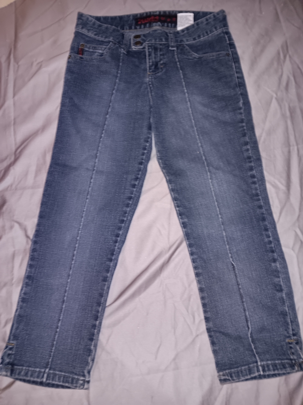Mudd Women's Capri Pants in Faded Blue Wash